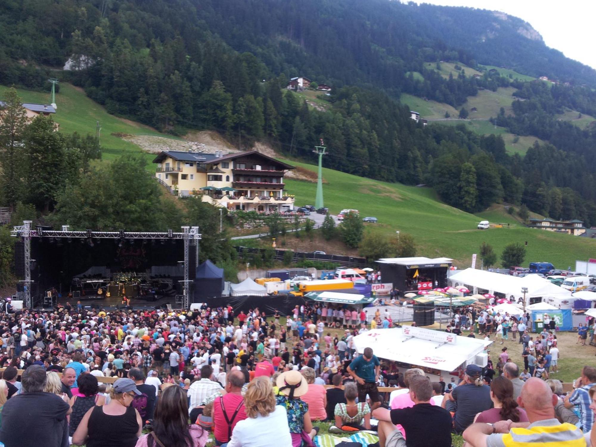 Appartementhaus Zillertal By Piaunddirk ฟิงเคนแบร์ก ภายนอก รูปภาพ