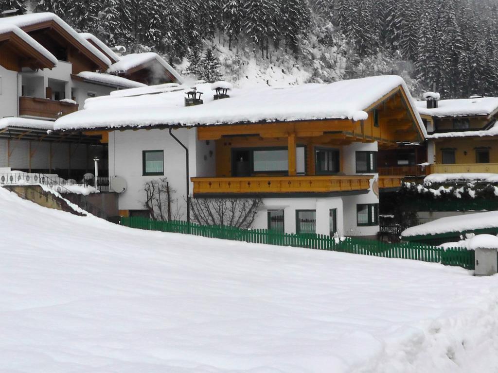 Appartementhaus Zillertal By Piaunddirk ฟิงเคนแบร์ก ภายนอก รูปภาพ