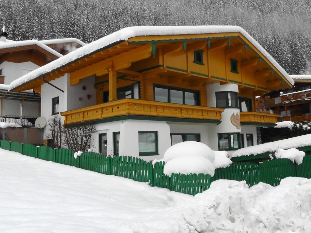 Appartementhaus Zillertal By Piaunddirk ฟิงเคนแบร์ก ภายนอก รูปภาพ